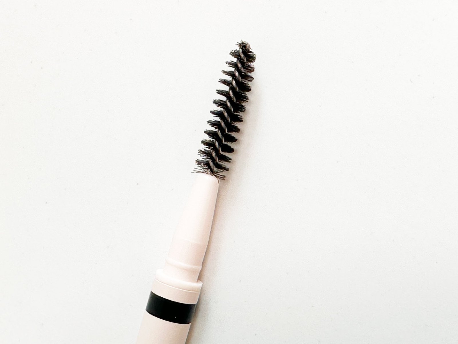 eyebrow-pencil-spoolie--upclose